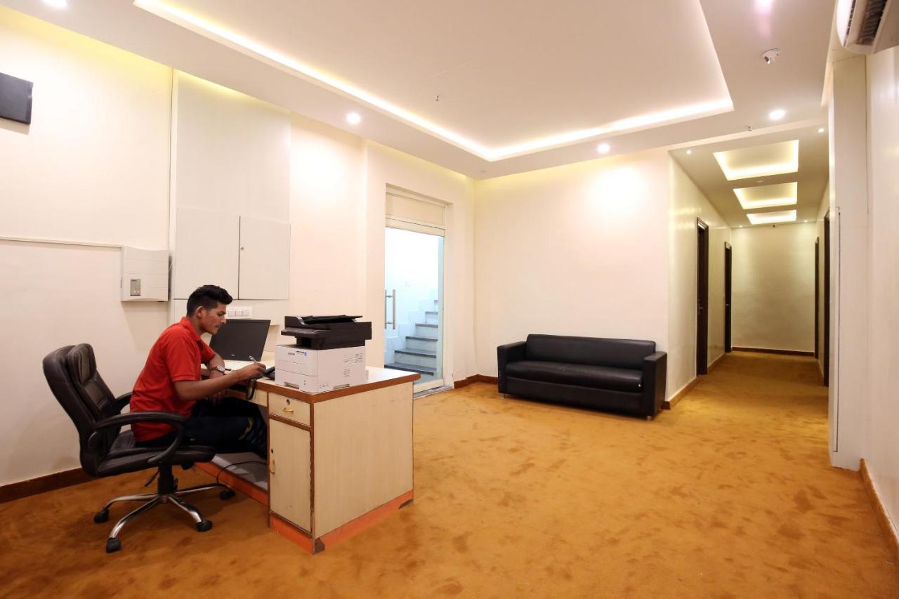 Oyo 9159 Hotel Royal Woodslark Zirakpur Extérieur photo