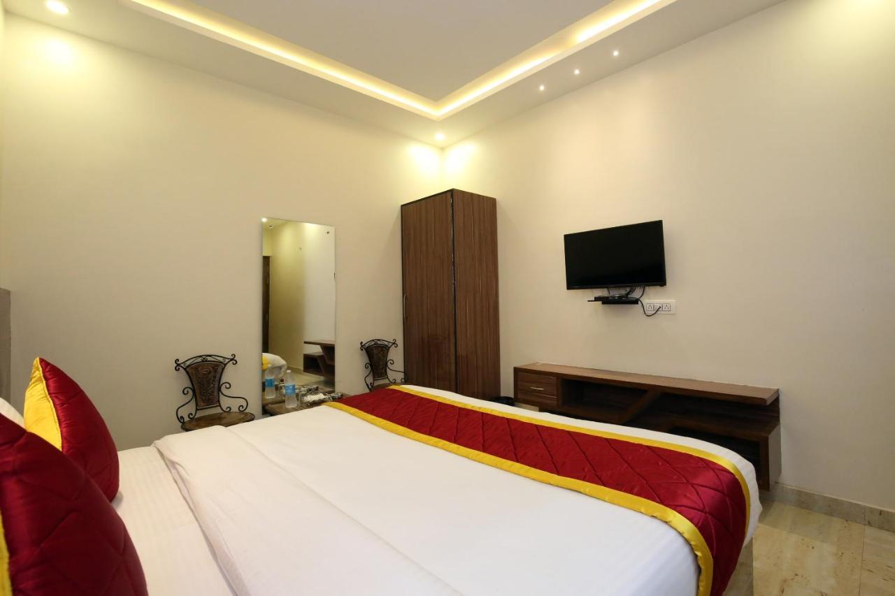 Oyo 9159 Hotel Royal Woodslark Zirakpur Extérieur photo